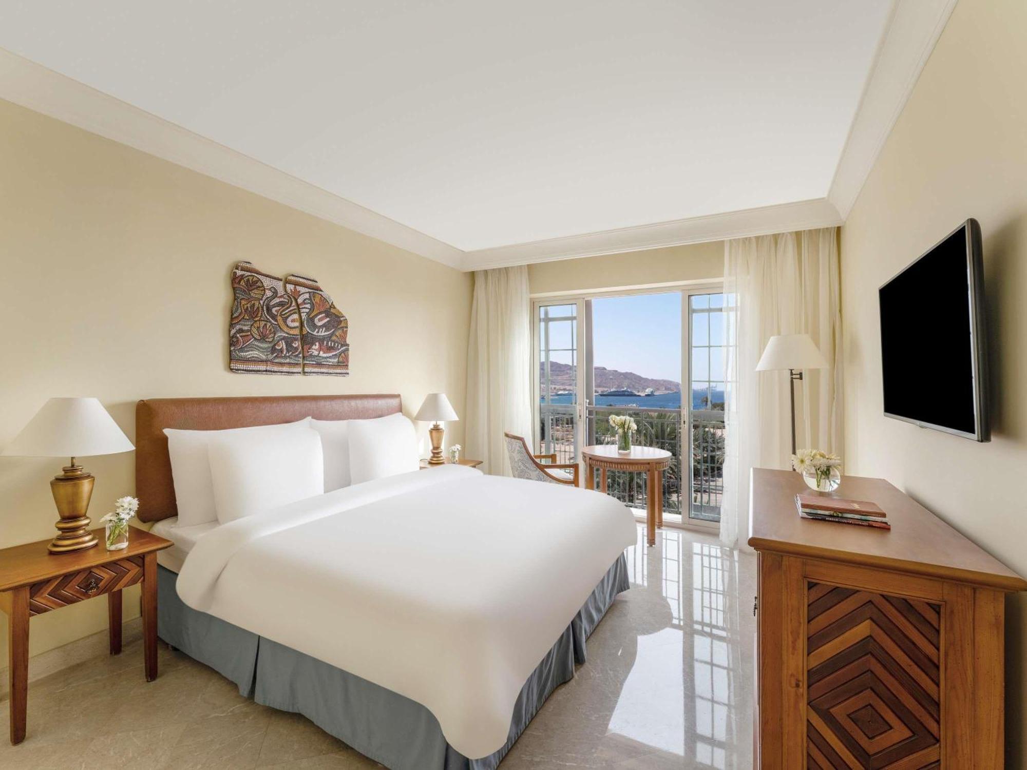 Moevenpick & Residences 5*