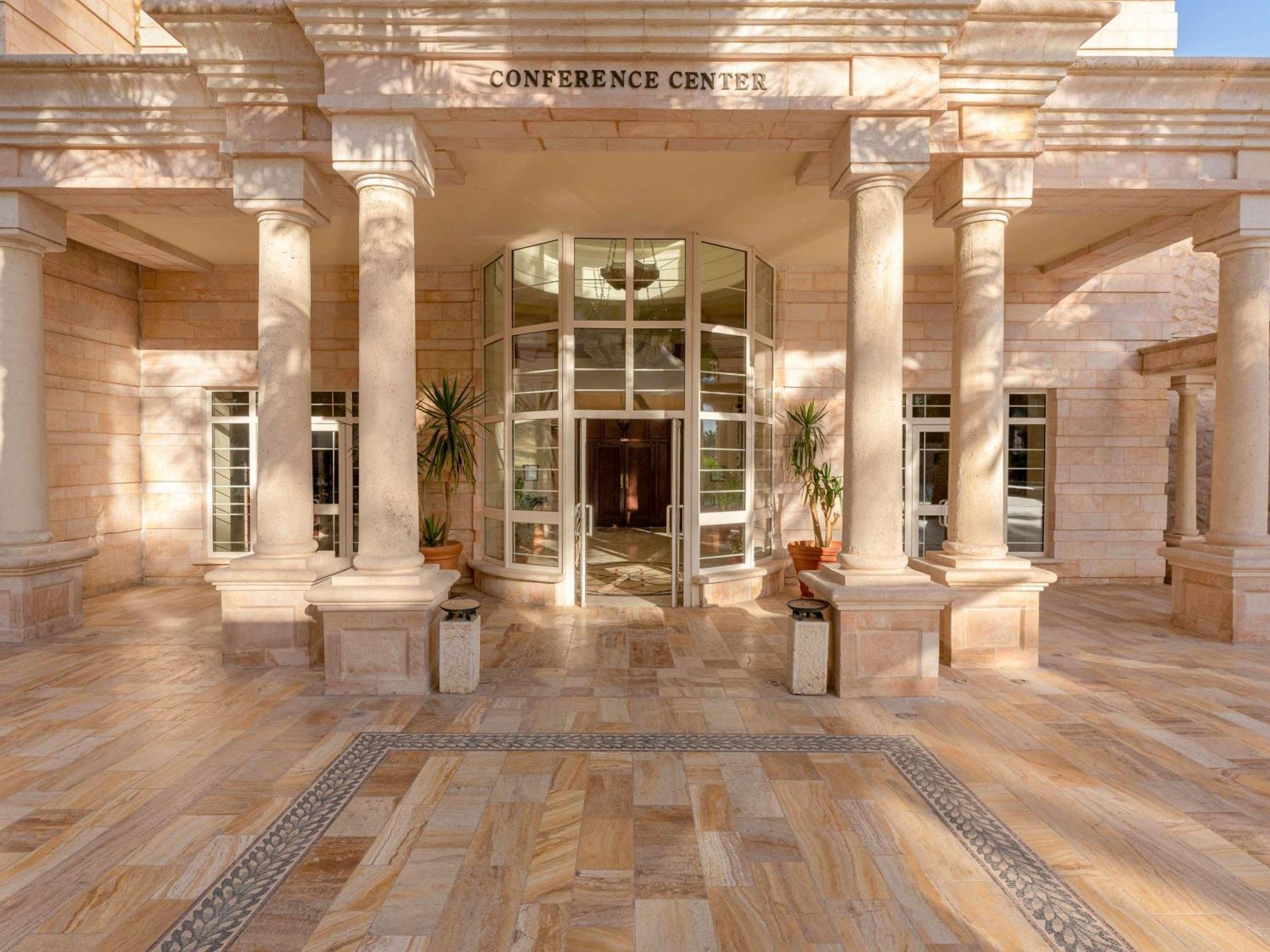 Moevenpick & Residences 5* Aqaba